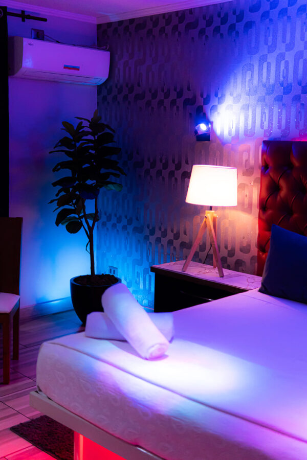 Cama en suite sado de hotel amor amor